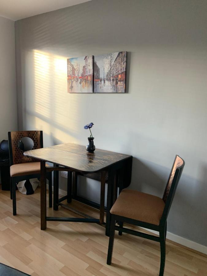 Immaculate Cosy Flat Next To Holyrood Park! Lägenhet Edinburg Exteriör bild